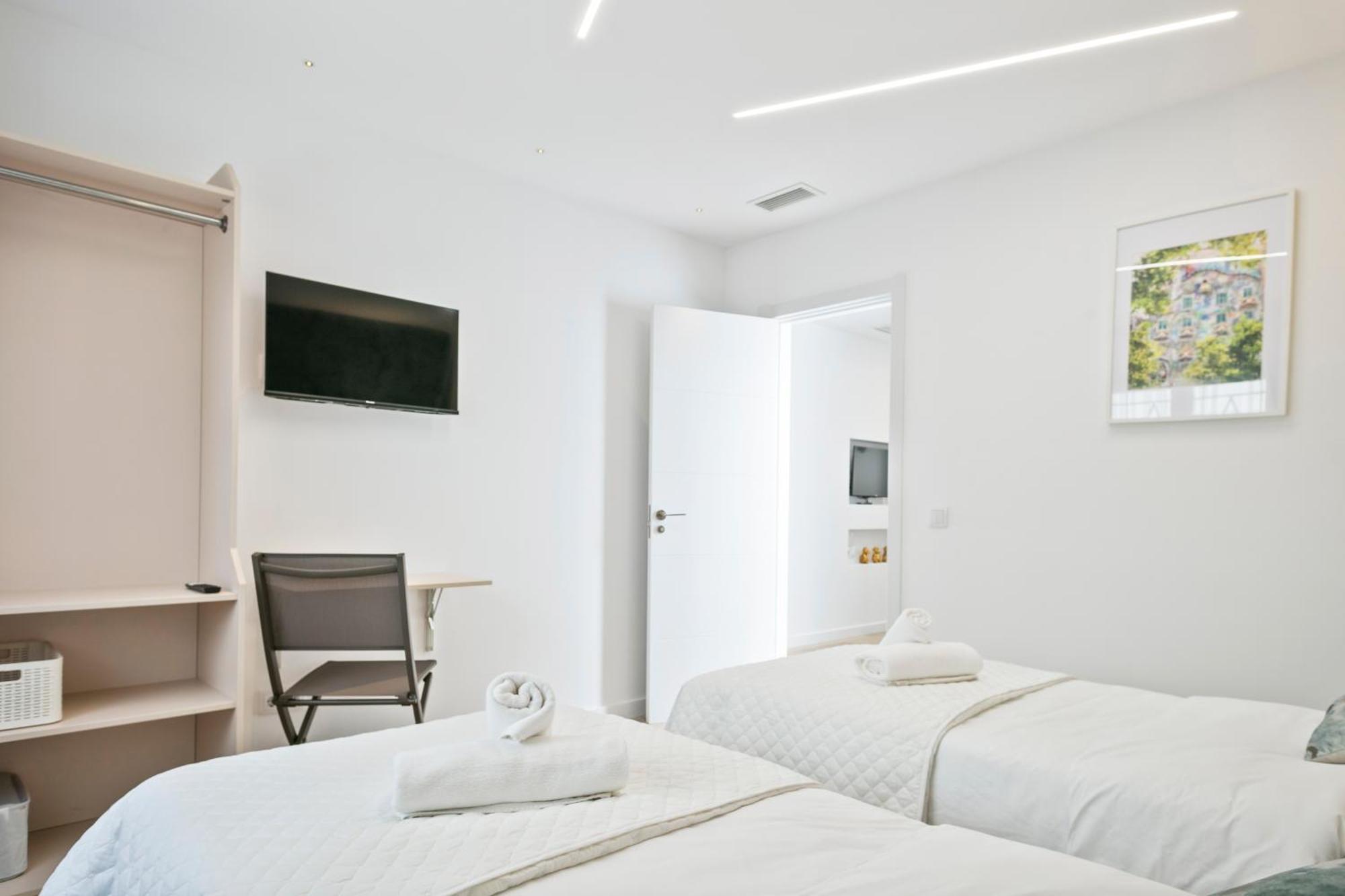 Boutique Plaza Catalonia Suites Cornella Cornellà de Llobregat Exterior foto