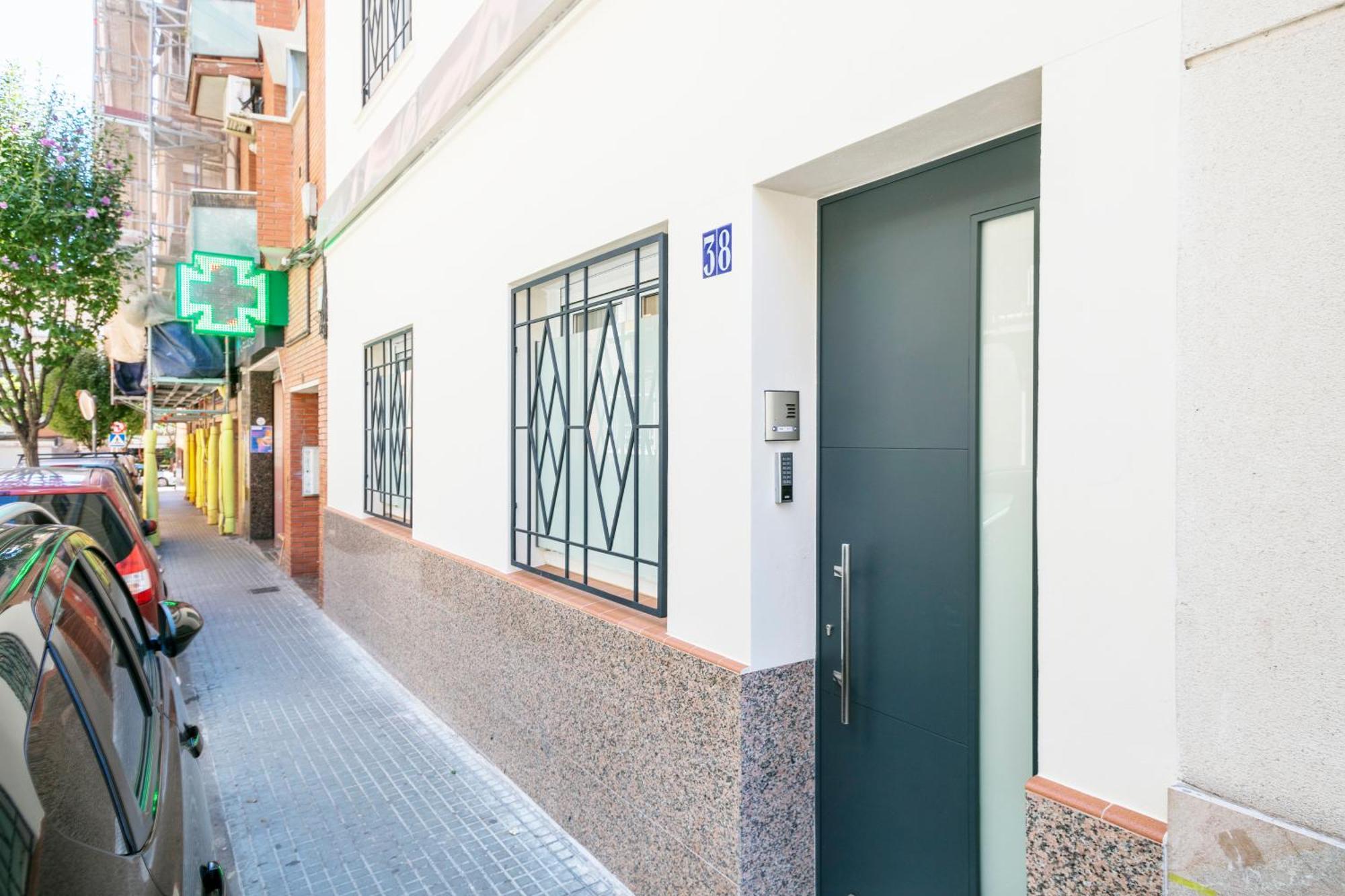 Boutique Plaza Catalonia Suites Cornella Cornellà de Llobregat Exterior foto