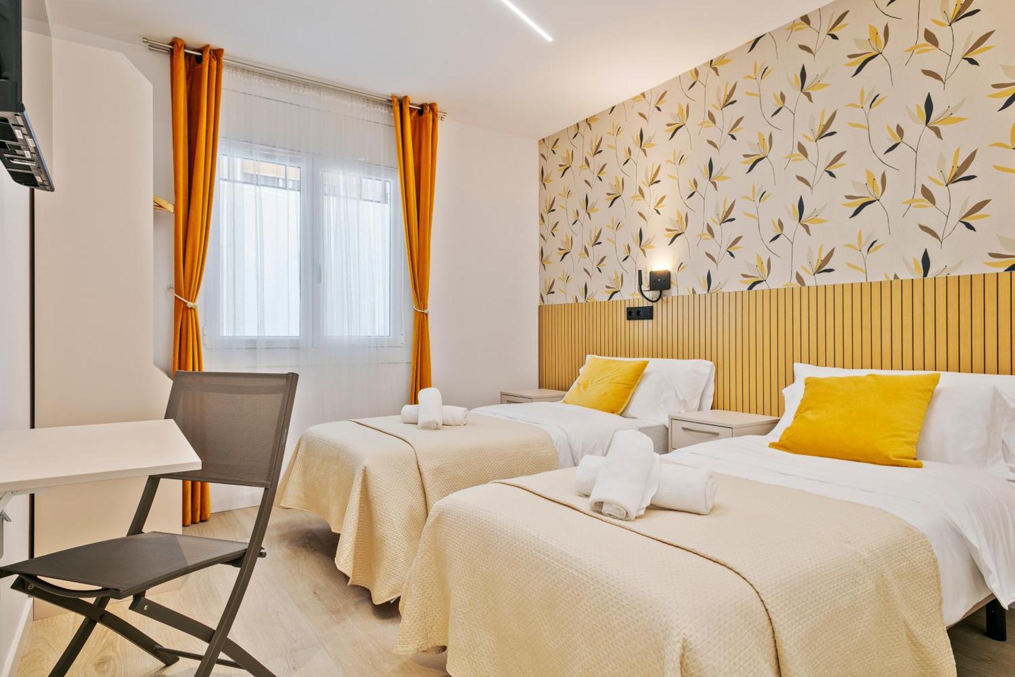 Boutique Plaza Catalonia Suites Cornella Cornellà de Llobregat Exterior foto